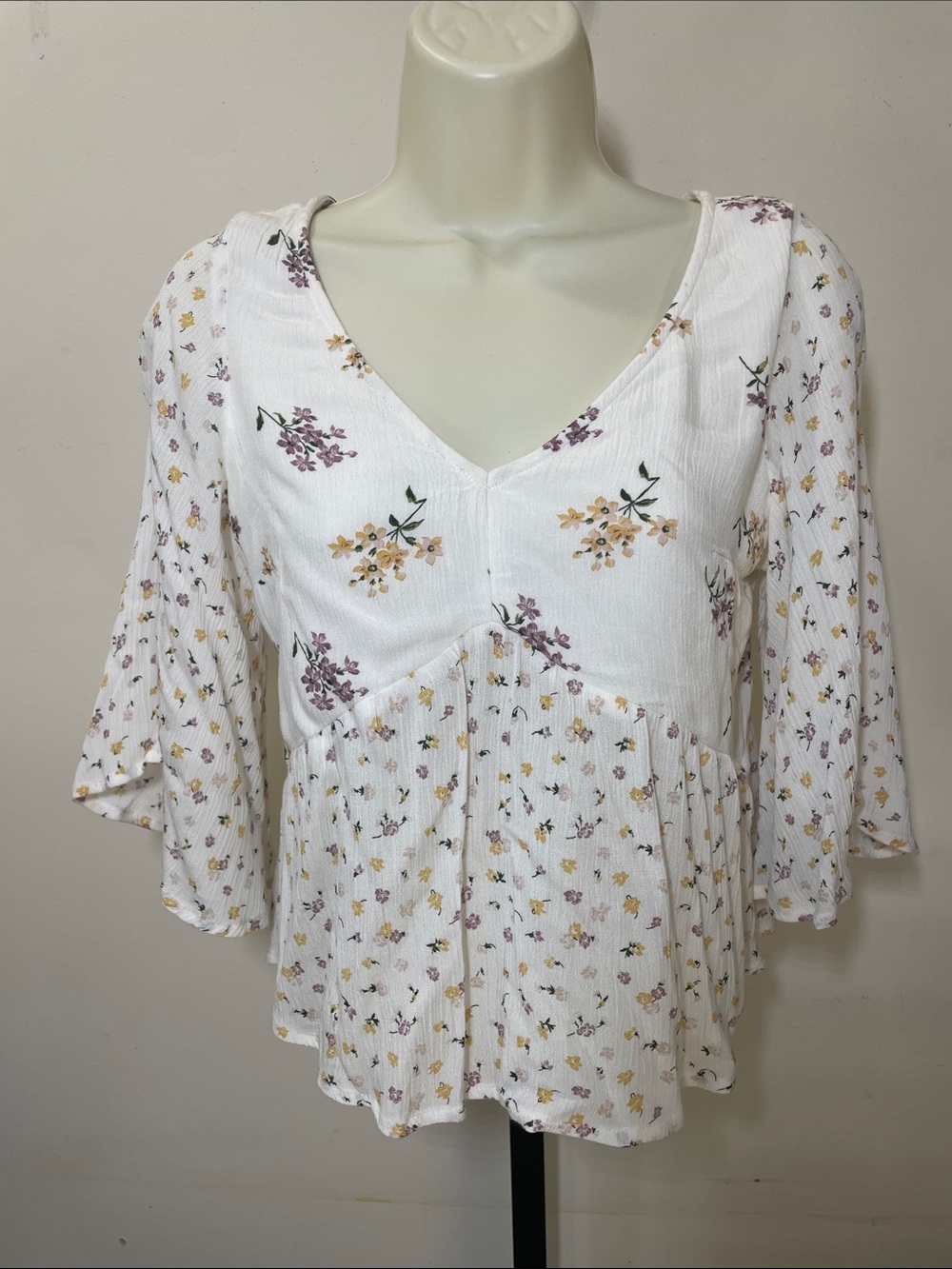 Hollister White V-Neck Top with Yellow and Lavender Floral Accents